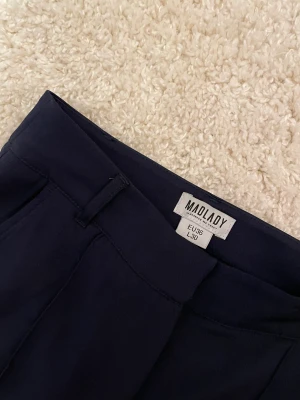 Kostymbyxa - Populära kostymbyxor från madlady, använda 1-2 gånger!!💙