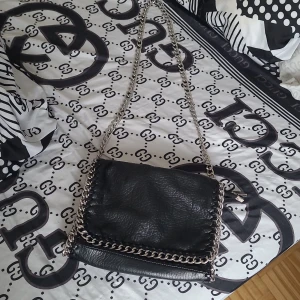 Tiamo väska - Jätte fint skicka 