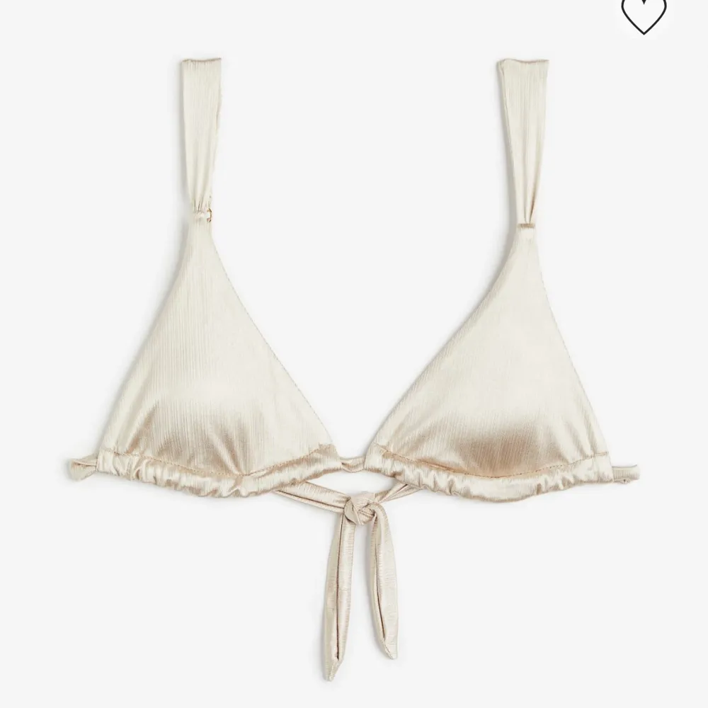 Bikinitopp från H&M i superfin färg. Storlek 36. Hämtas i Vasastan 🌸. Övrigt.