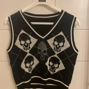 Y2k väst - Orginalpris 250kr