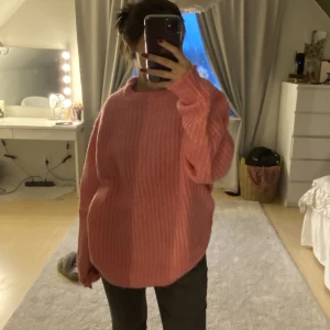 Stickad tröja  - Aldrig använd 