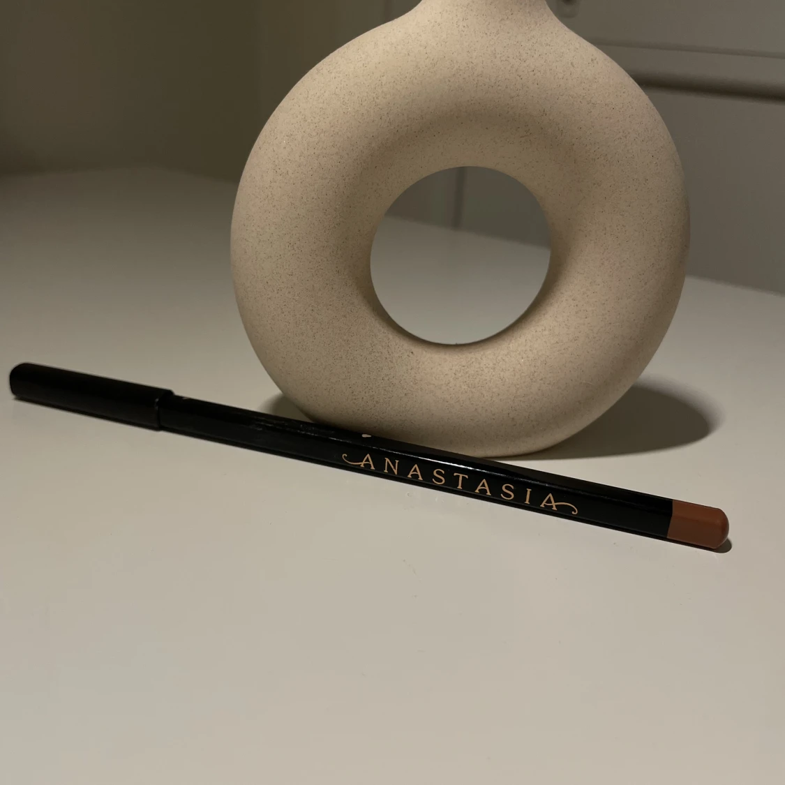 Anastasia lipliner + en gåva