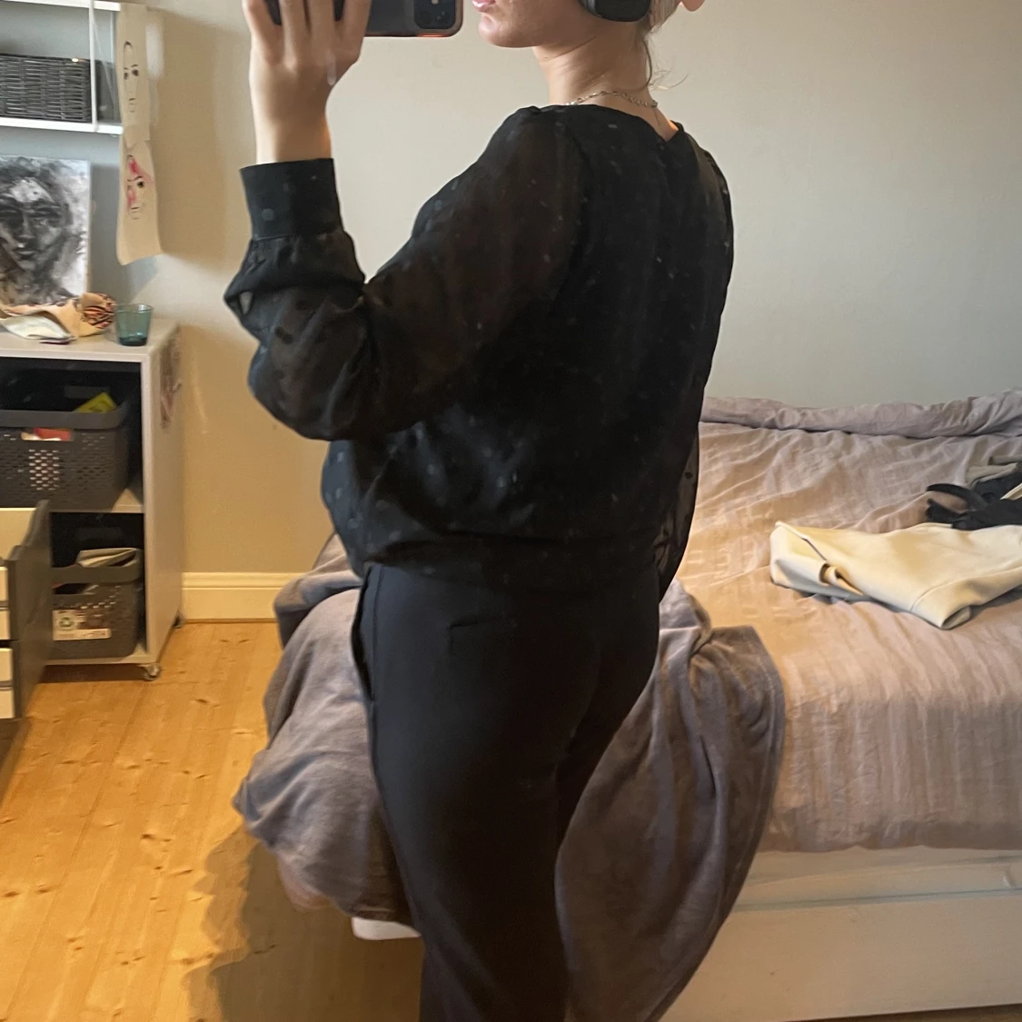 Blus från Only (prickig) - 90