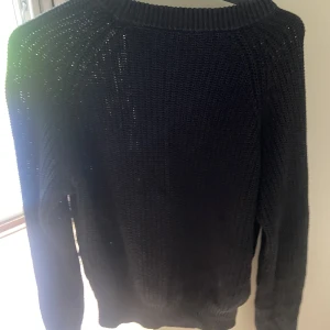 söt stickad tröja  - bra skick 