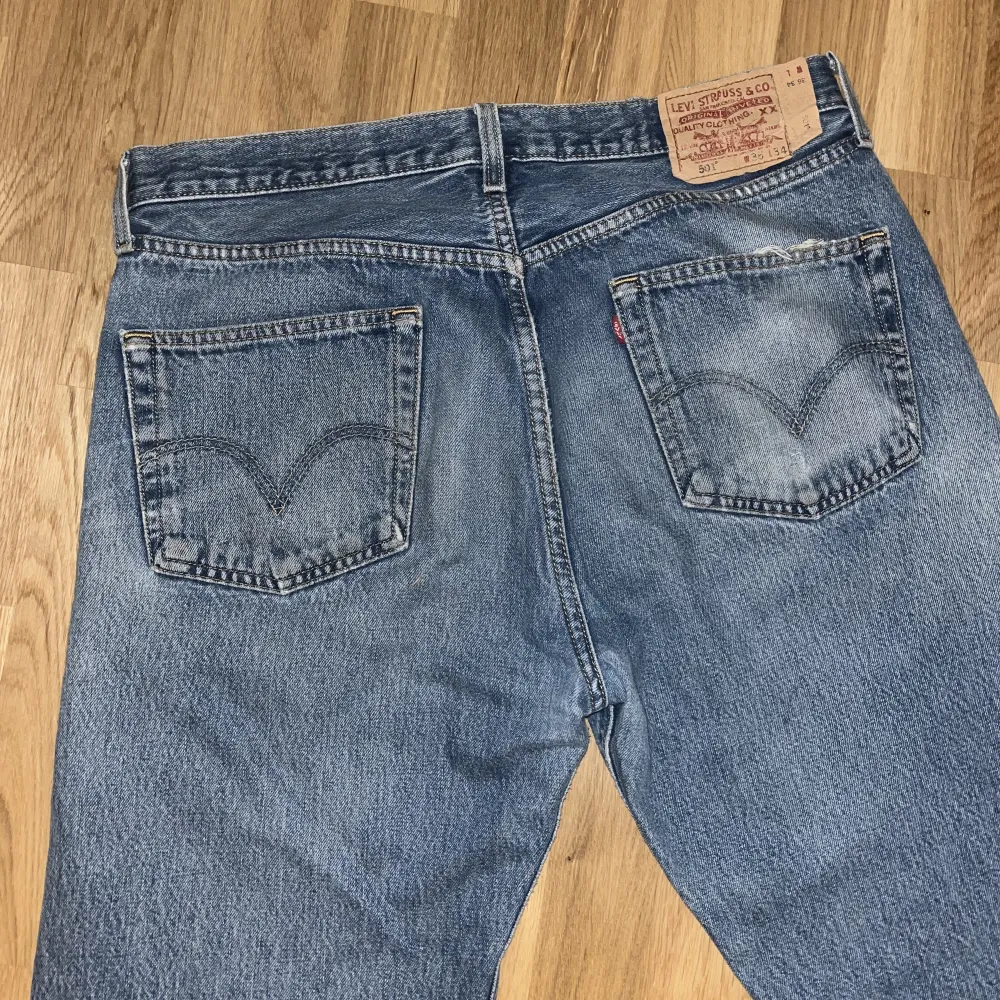 Baggy levis jeans! W 36 L 34 Jag är en s/m och 160 lång! (Något långa på mig) . Jeans & Byxor.