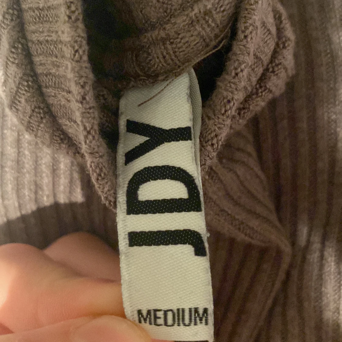 Fin grå-brun tröja - 91