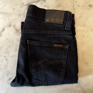 Nudie jeans ”Grim Tim” - a, säljer nu mina schyssta och super populära jeans från nudie. Modellen heter Grim Tim. Skick 9/10. Nypris 1600kr. Hör av dig vid funderingar ☺️