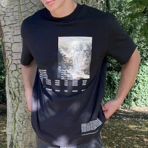 T-shirt, Collusion  - Oversized T-shirt från Collusion, Storlek M