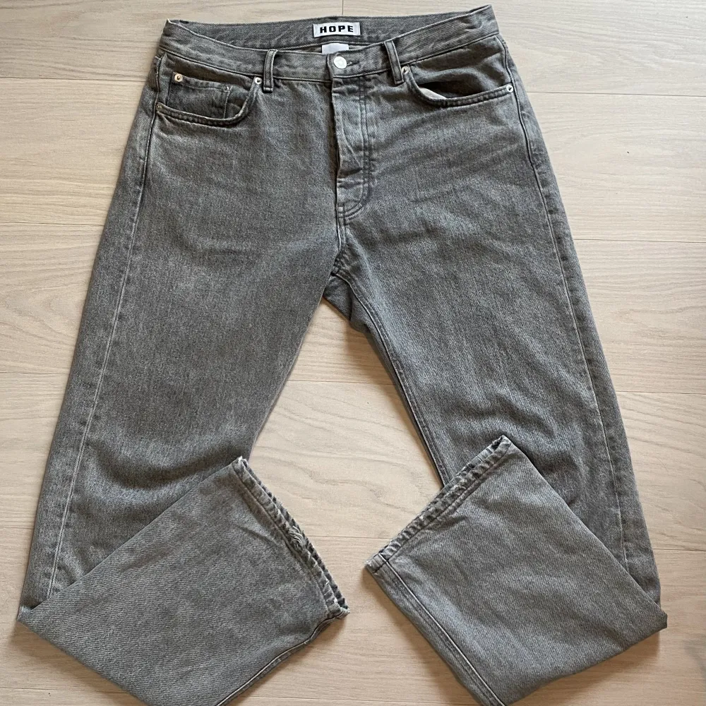 Hope rush denim bleach grey  Storlek: 30 Skick:8/10 Pris:800kr  Köparen står för eventuell frakt. . Jeans & Byxor.