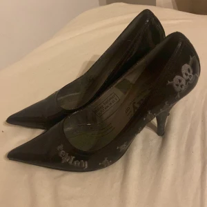 Replay klackar - replay klackar i hyfsat skick. Köparen står för frakt. Original pris 1200kr