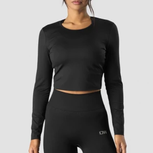 Träningstopp - Säljer denna fina träningsstopp ’Nimble Cropped LS” från ICIW i storlek M 💐 den är tyvärr för stor för mig, dessutom helt oanvänd, prislappen sitter kvar! 👋🏼