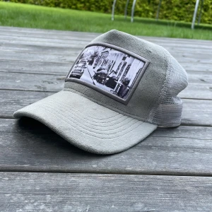 Emilio pendenza  - Denna Emilio pendenza velvet keps säljs nu⚫️⚪️