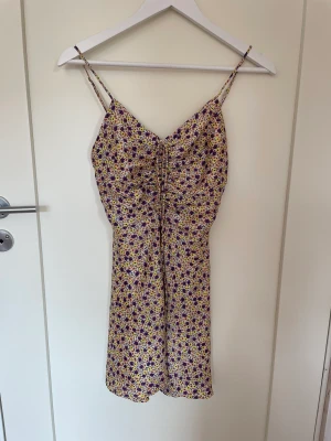 Kort klänning - Söt sommarklänning❤️