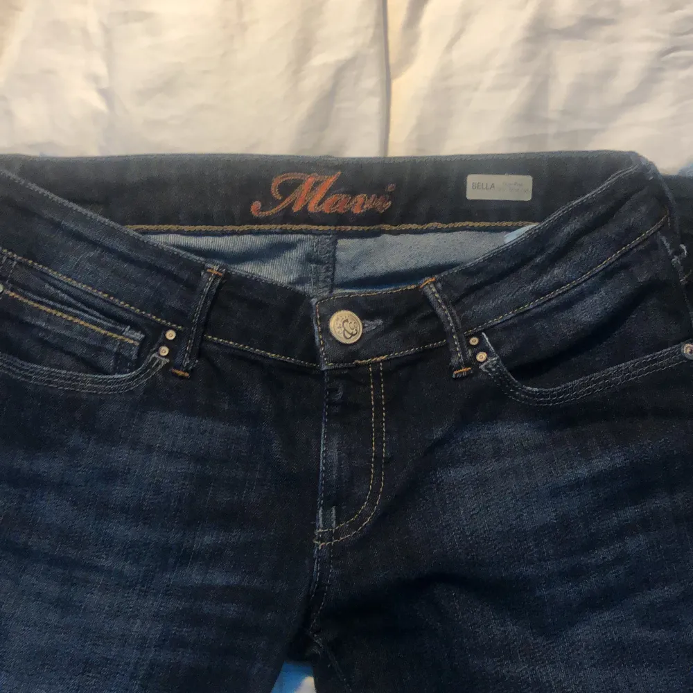 Jätte fina low waist jeans som jag aldrig använt, dom var lite förstora för mig tyvär💕. Jeans & Byxor.