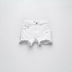 Shorts  - Shorts från zara som jag älskar men som tyvärr inte passar längre kör båda för 350 direkt pris för båda 400