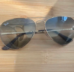 RayBan pilot solglasögon  - Som nya. Pris kan diskuteras 