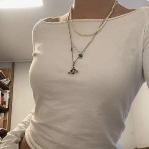 Brandy Melville ”Bonnie top” vit off shoulder. Nyskick! Super trendig och sommarfin tröja.💞