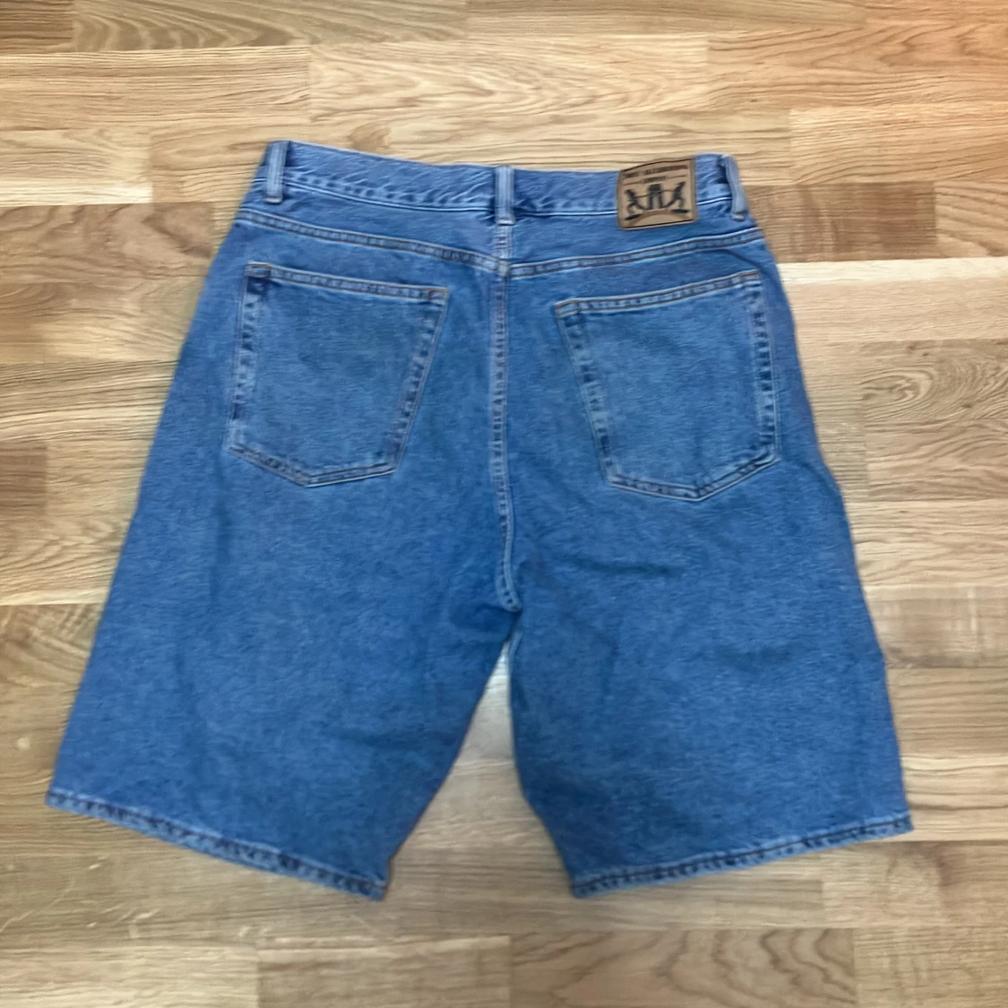 Sweet skateboard shorts - 90