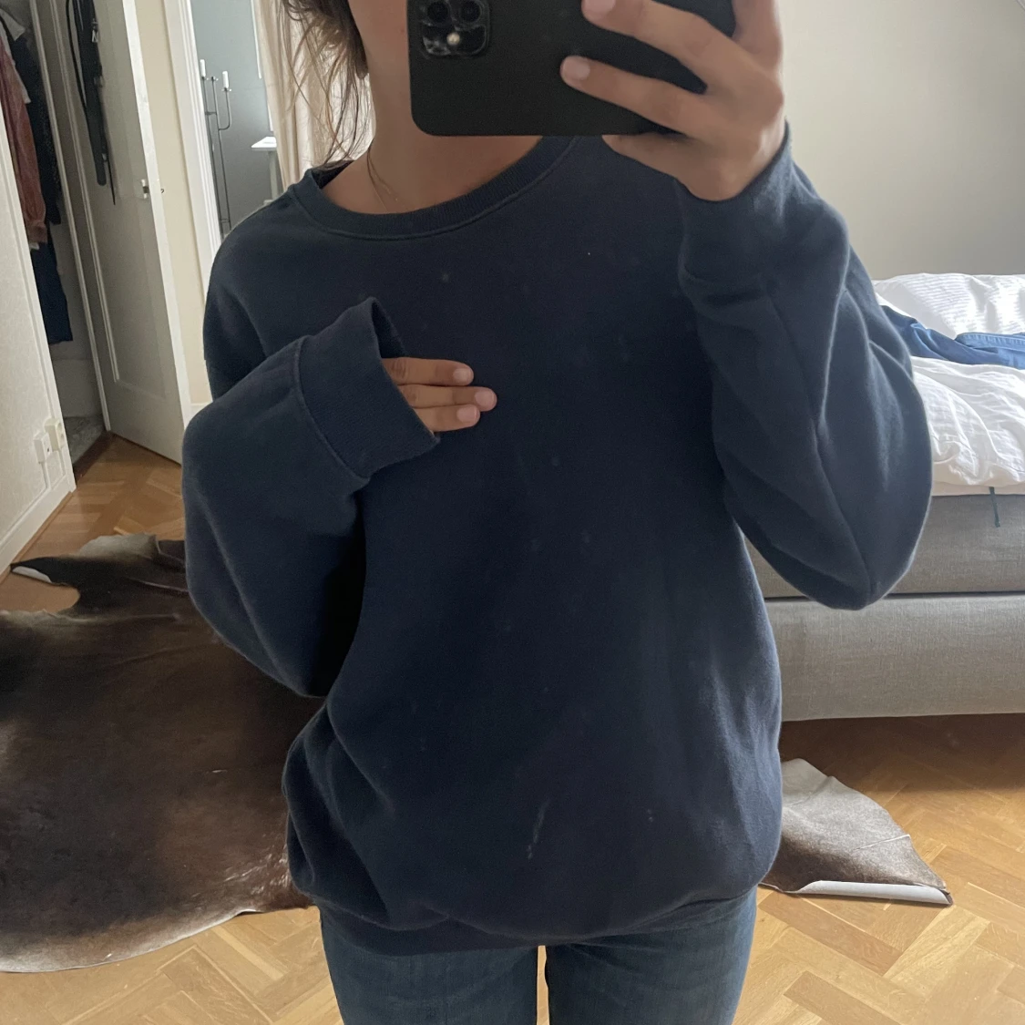 Mörkblå sweatshirt 