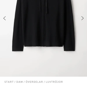 Soft goat zip - Säljer min jätte fina zip Hoddie som inte kommer till användning tröjan är i storklek s men passar även xs och medium ny pris 2895 pris kan diskuteras 