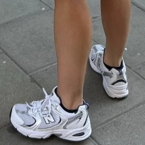 New balance - Superfina. Använda en säsong, lite slitningar men frf i fint skick. 