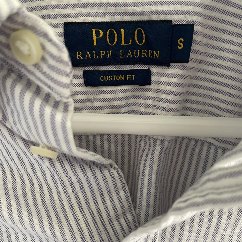 Randig skjorta från Ralph lauren i gott skick!. Skjortor.