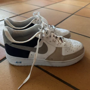 Nike air force  - Nike air force strl 38 passar även 39 fint skick 