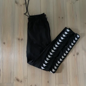 Kappa byxor - Säljer mina kappa byxor, väl använda💞