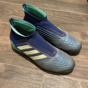 Adidas Predator Fotbollsko - Adidas Predator fotbollsko i fint skick
