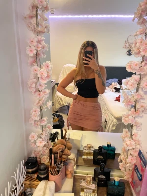 Rosa kjol - Skriv för info och bilder. 💖