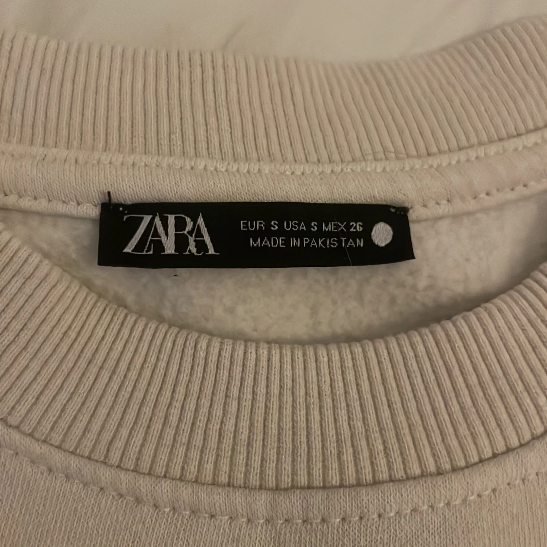 Tjocktröja från zara - 90