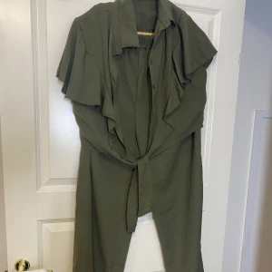 Sett  - Ett fint sett som aldrig har användts 