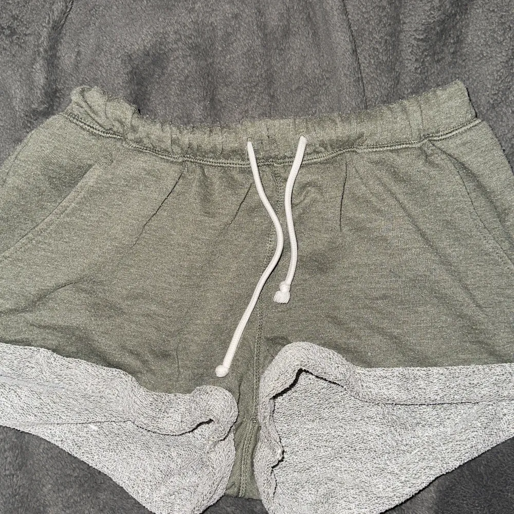 Mjukisshorts  H&M Storlek XS Justerbara band. Shorts.