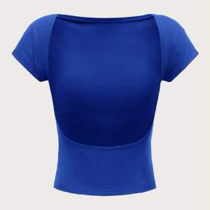 Blå tröja med öppen rygg, helt ny aldrig använd. Säljer för 80kr + frakt!💙