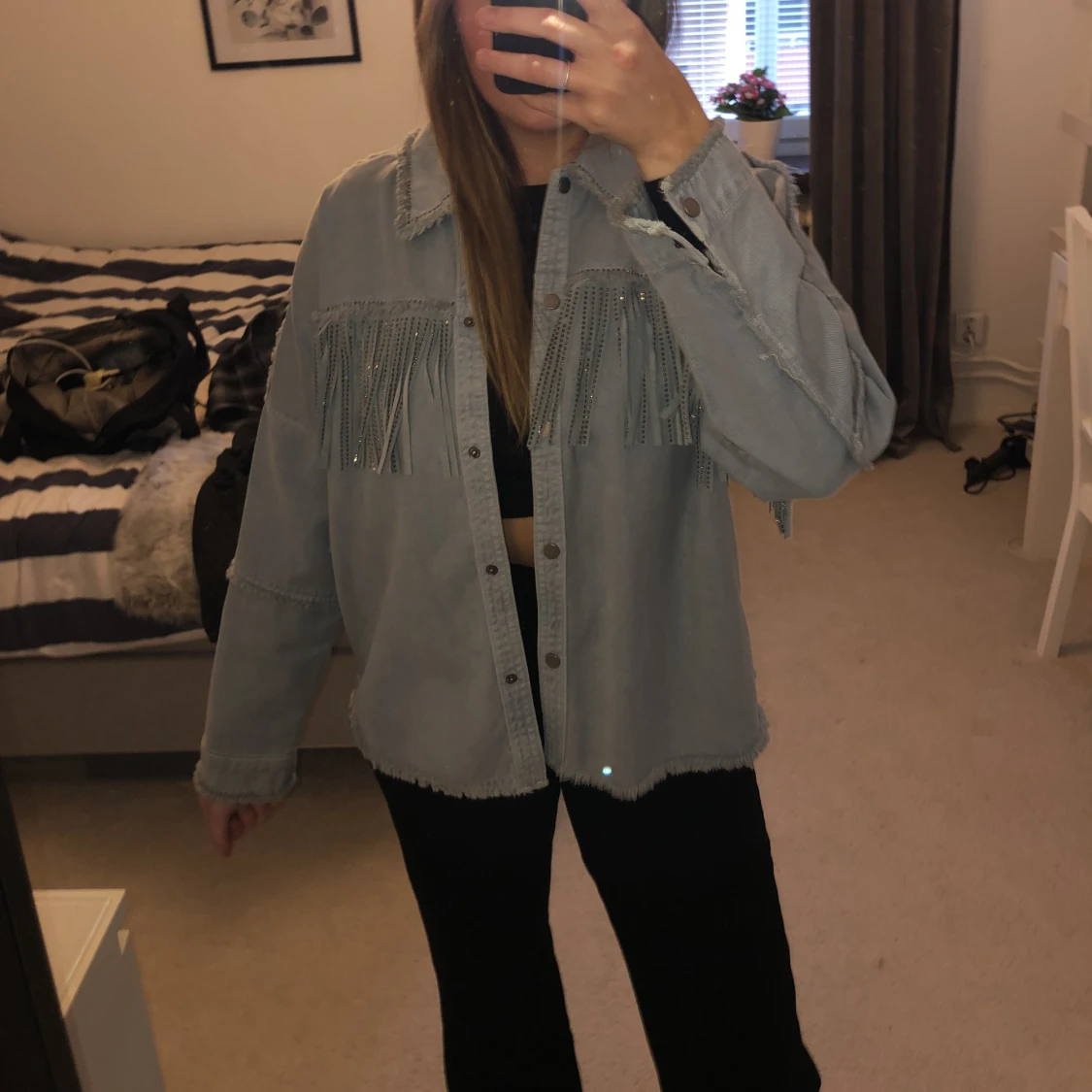 Jeansjacka med snygg glitterdetalj