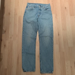 Levis jeans 501 - Helt oanvända, skick 10/10. Original pris runt 1200 kr. Storlek 25/30
