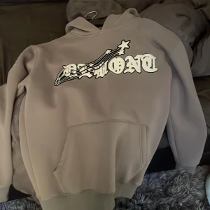 Demont hoodie - Demont hoodie i strl s Bra skick Ny pris 1000