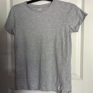 T-shirt - Hel men använt skick