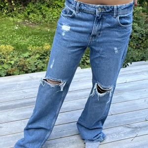 Zara jeans  - Snygga zara jeans som är helt oanvända🥰passar till allt  