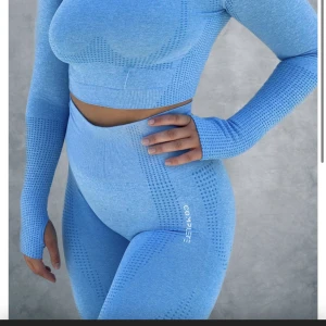 Blå träningstopp - Jättesnygg träningsstopp i en fin blå färg. 