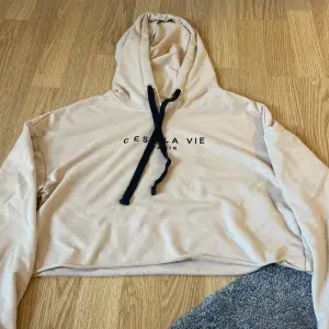 Hoodie från shein som aldrig används längre🤍