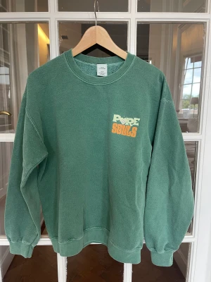 Urban Outfitters collegetröja XS - Grön collegetröja från Urban Outfitters i storlek XS. Oversized. 