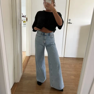 Jeans Weekday Ace - Snygga jeans från Weekday i modellen Ace! Storlek w24 och l30