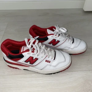 New Balance 550 - Använda ett par gånger Jätte bra skick