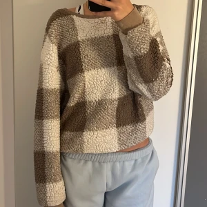 Lurvig tröja - Lurvig tröja från Shein. 