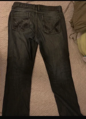 Straight jeans y2k - Raka jeans baggy  bra skick Mått på bild 