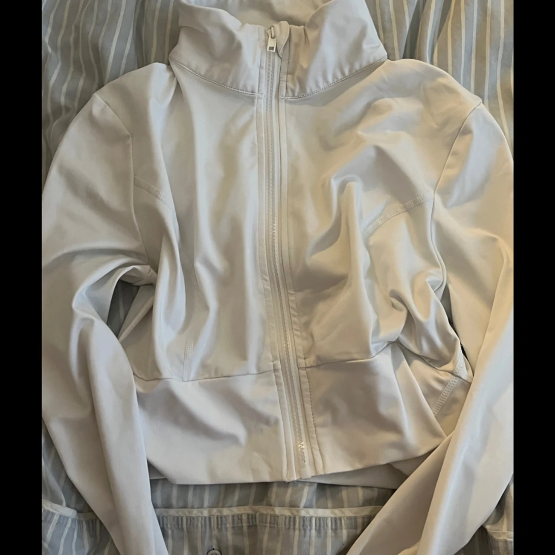 vit zipup från shein 