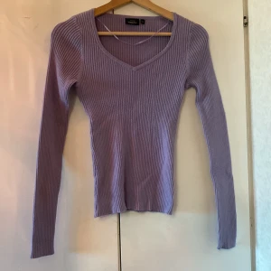 Tröja  - Jätte fin tröja o färgen är super gullig 🫶🏽