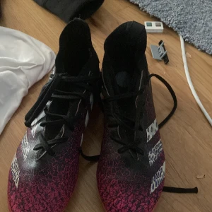 Bra skor - Bra skick jag spelar inte fotboll längre 