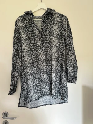 NAKD blus - Bra skick och ej använd på flera år.